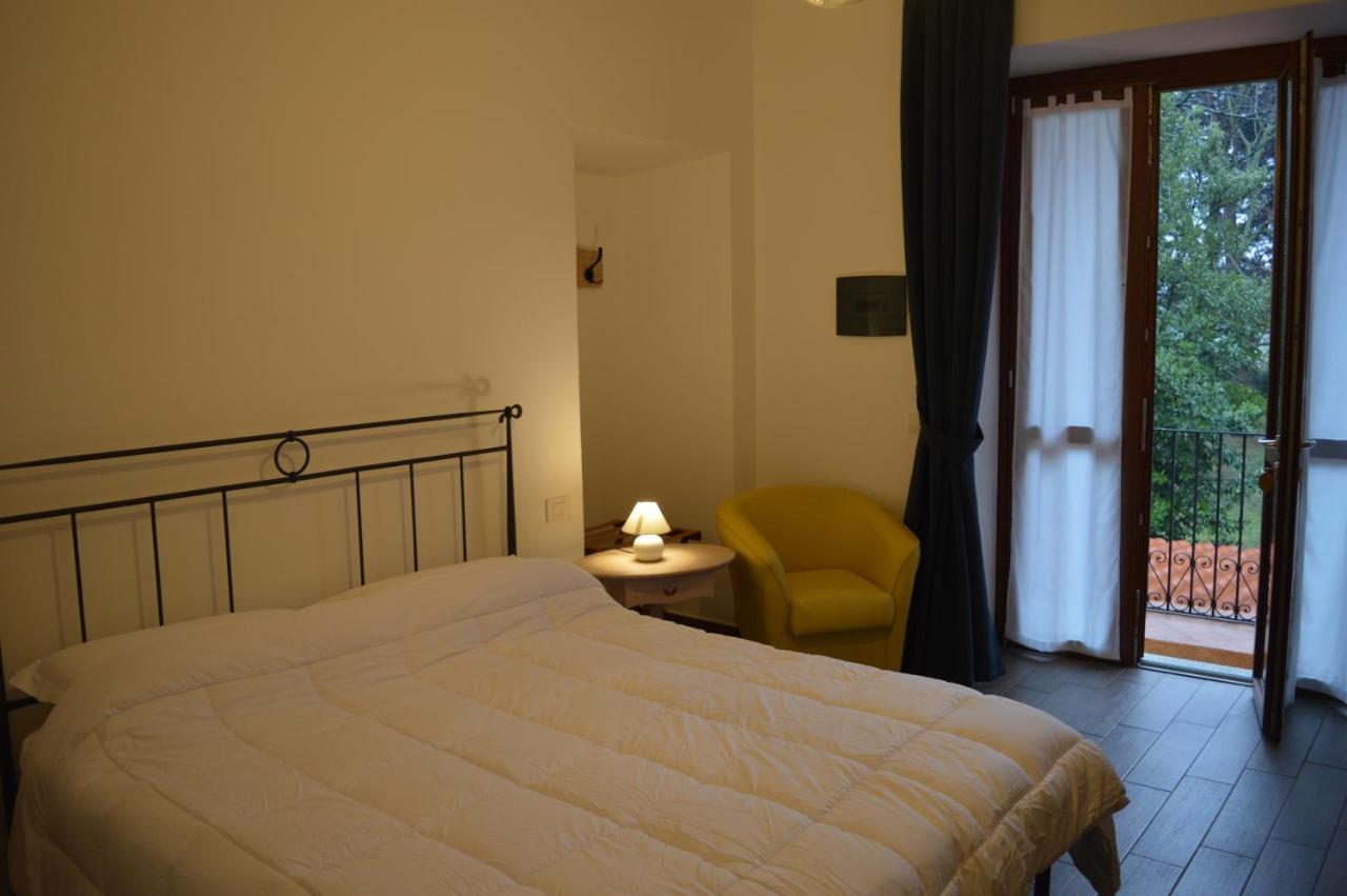 Pombia La Locanda Della Staffa מראה חיצוני תמונה